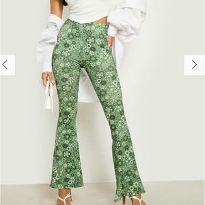 70s floral print flare pants. Great for hippie bohemian Halloween costume